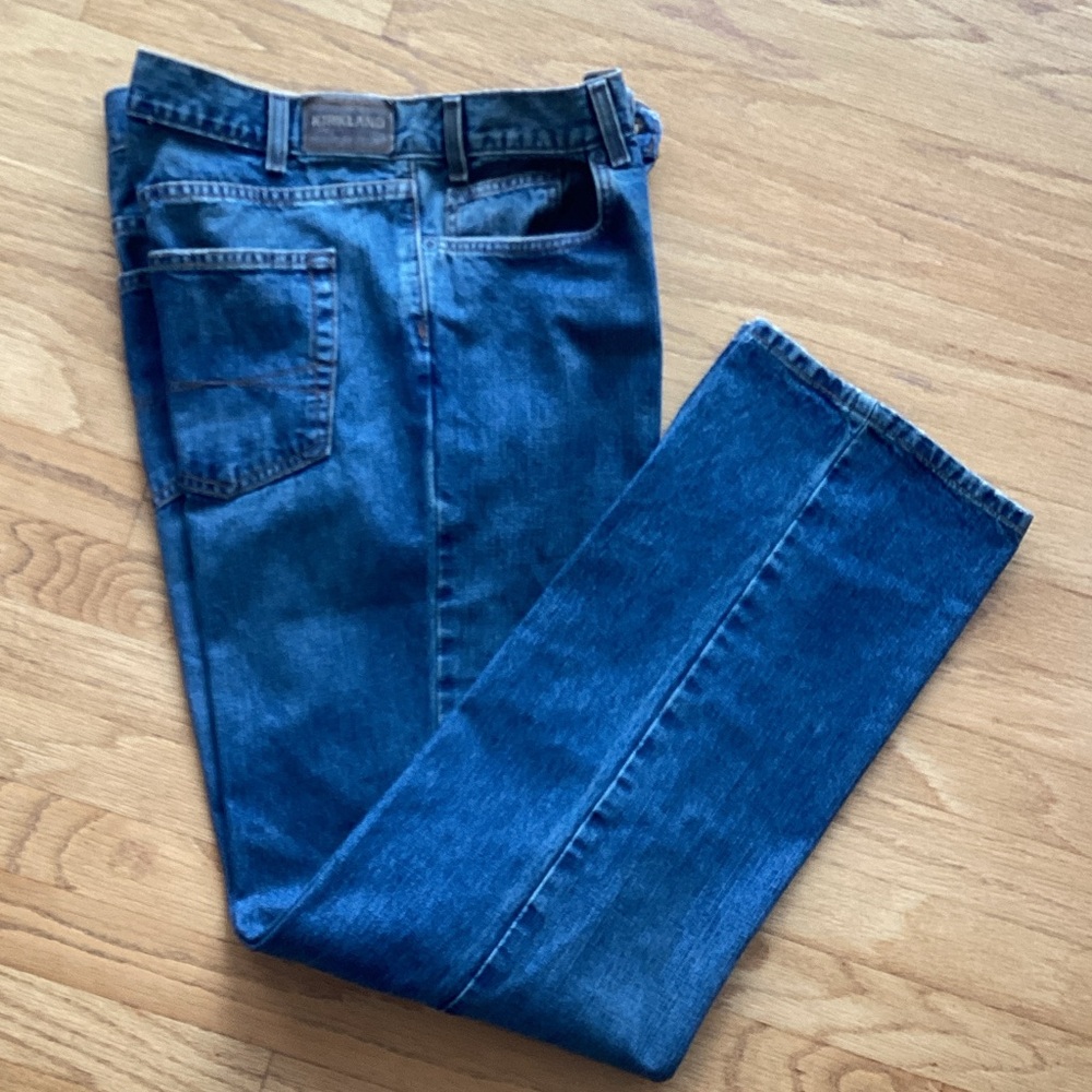 Kirkland Signature Men's Jeans - Picture 3 of 5